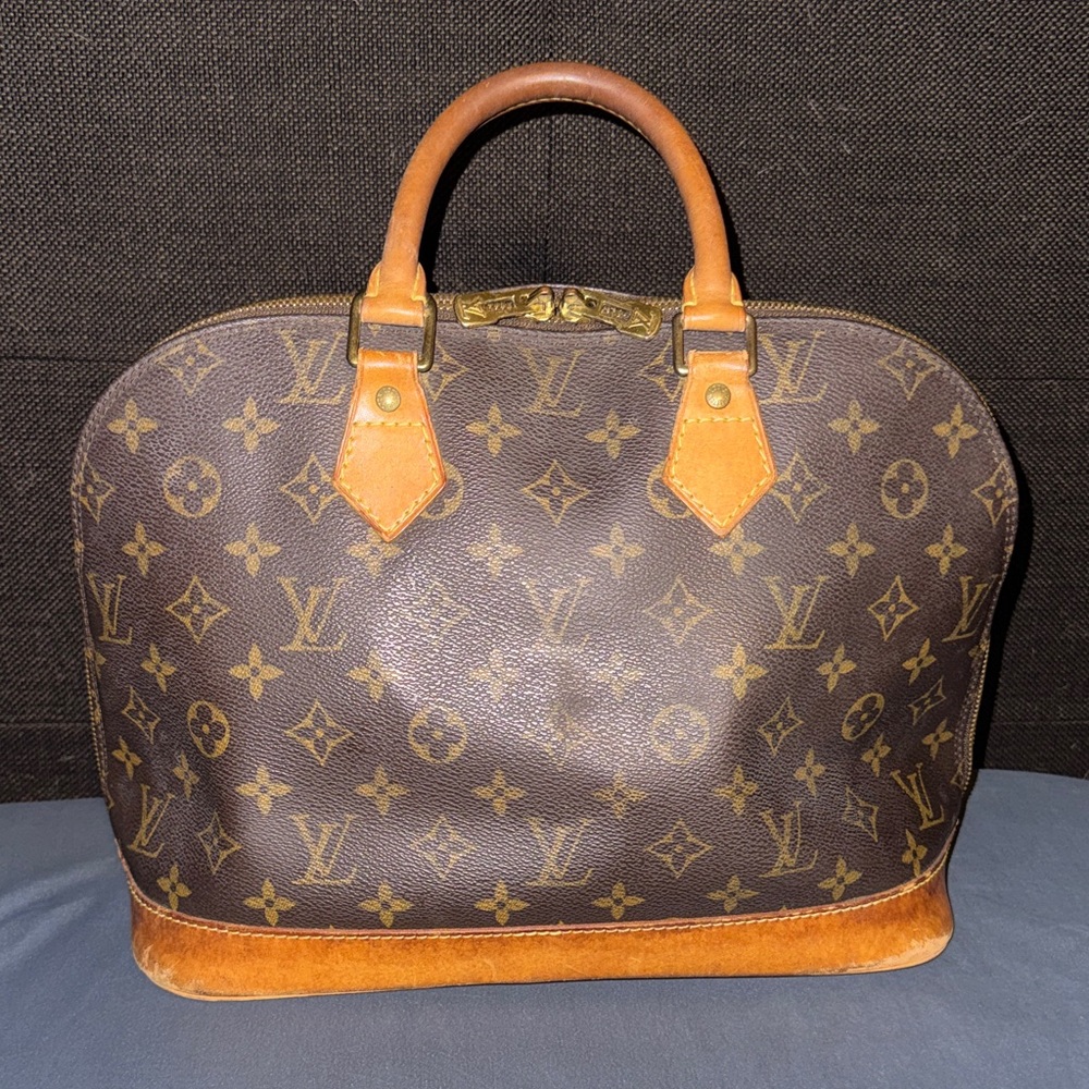 Louis Vuitton Alma with LV dust bag!!!